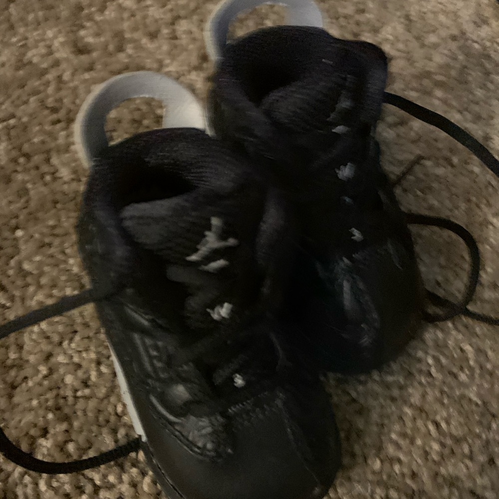 Toddler Jordan’s - Picture 2 of 2